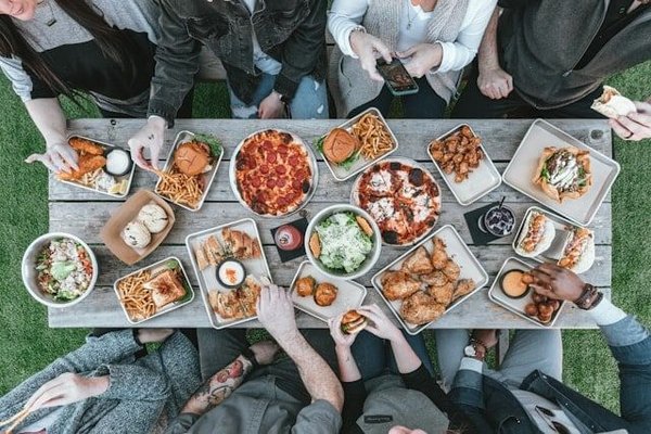 Quels sont les caractéristiques d'un hébergeur vps game?