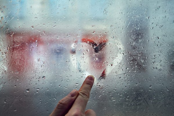 Comment trouver un vitrier de confiance : Conseils et astuces pour choisir le bon professionnel